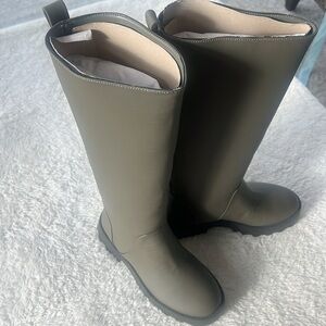Aerosoles Slalom Boot Sz 5 Olive 743 Waterproof Pull On Rain Boots NWT